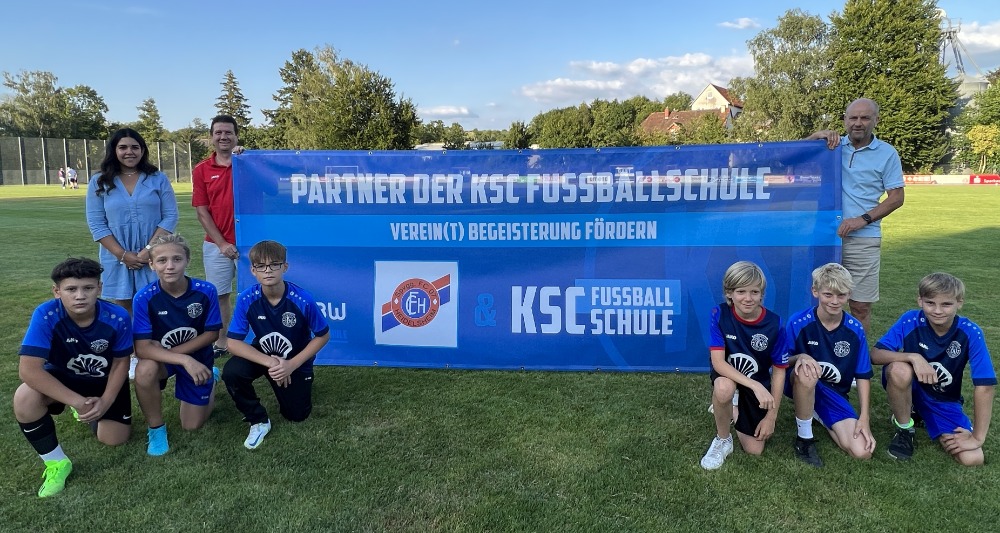 Read more about the article FC 07 Heidelsheim wird Partnerverein des Karlsruher SC!
