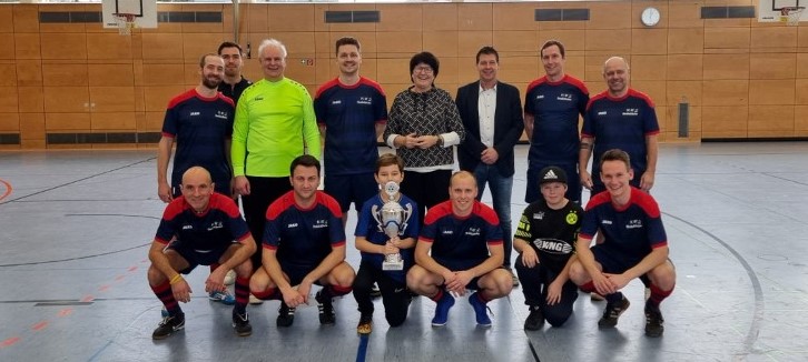 Read more about the article AH des FC 07 Heidelsheim verteidigt ihren Titel bei den Bruchsaler Hallenstadtmeisterschaften 2023, 1. Mannschaft wird Zweiter!